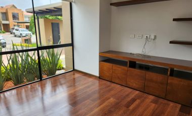 ¡Oportunidad Única! Hermosa Casa en Hacienda Fontanar del Río, Agrupación Residencial