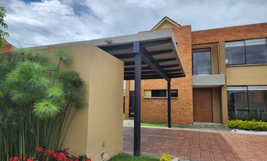 ¡Oportunidad Única! Hermosa Casa en Hacienda Fontanar del Río, Agrupación Residencial