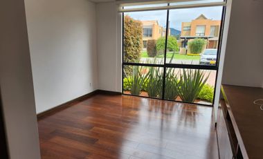 ¡Oportunidad Única! Hermosa Casa en Hacienda Fontanar del Río, Agrupación Residencial