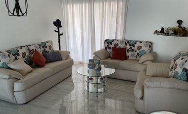 Departamento amueblado en planta baja en Fracc Los Delfines a una cuadra del mar