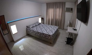 Departamento amueblado en planta baja en Fracc Los Delfines a una cuadra del mar