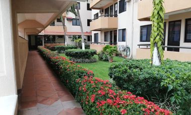 Departamento amueblado en planta baja en Fracc Los Delfines a una cuadra del mar