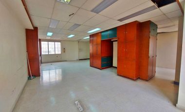 VENTA DE OFICINA UBICADA EN EL CENTRO DE LA CIUDAD DE BUCARAMANGA