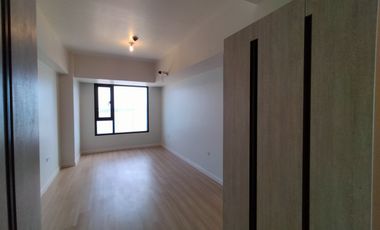 Condo for rent in Cebu City, Mandani Bay 3-br facing sea, furnished