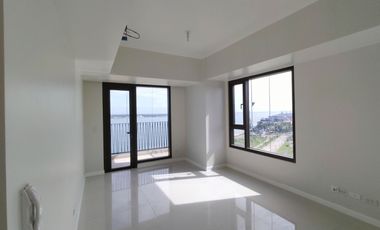 Condo for rent in Cebu City, Mandani Bay 3-br facing sea, furnished