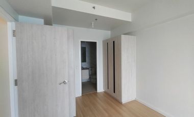 Condo for rent in Cebu City, Mandani Bay 3-br facing sea, furnished