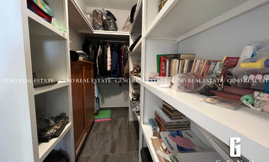 CASA EN VENTA CON VISTA A LA CIUDAD Y FRENTE A PARQUE