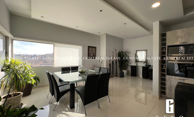 CASA EN VENTA CON VISTA A LA CIUDAD Y FRENTE A PARQUE