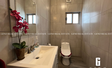 CASA EN VENTA CON VISTA A LA CIUDAD Y FRENTE A PARQUE