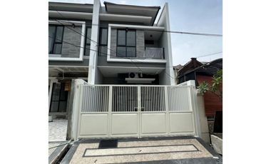 Rumah Medokan Asri 2 Lantai Modern Baru Dkt Raya MERR Rungkut Pandugo