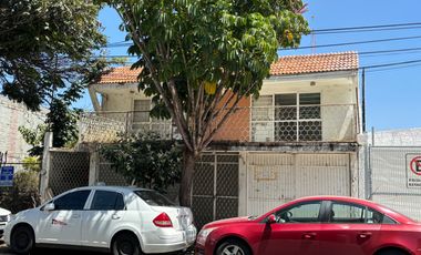 Casa grande para remodelar en Nueva Chapultepec