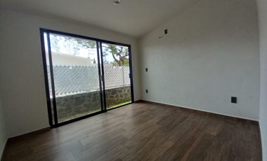 CASA EN VENTA EN FRACCIONAMIENTO LOMAS DE COCOYOC MORELOS