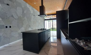 CASA EN VENTA EN FRACCIONAMIENTO LOMAS DE COCOYOC MORELOS