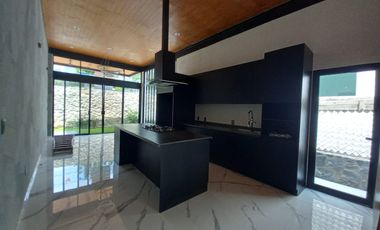 CASA EN VENTA EN FRACCIONAMIENTO LOMAS DE COCOYOC MORELOS
