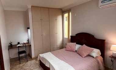 Venta de Casa con 6 Dormitorios y Piscina en Portoviejo, Manabí