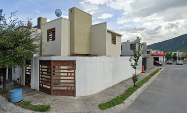 Casa frente a Fraccionamiento Miravista General de Escobedo Nuevo Leon Remate Bancario