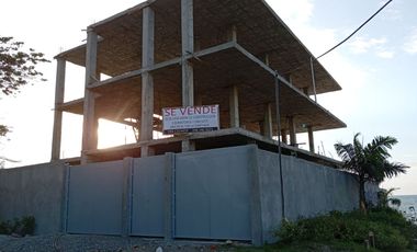 Venta Casa por terminar Frente a la Playa Tonsupa entre Hotel Makana y Grand Diamond