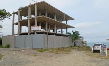 Venta Casa por terminar Frente a la Playa Tonsupa entre Hotel Makana y Grand Diamond