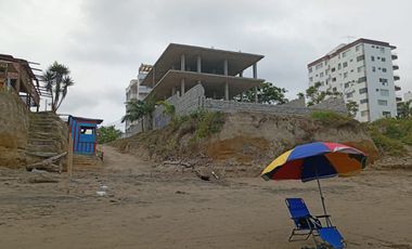 Venta Casa por terminar Frente a la Playa Tonsupa entre Hotel Makana y Grand Diamond