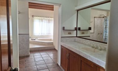 ACOGEDORA CASA DE CAMPO ANTES US$ 480,000 AHORA en US$ 420,000