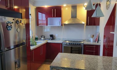 CASA EN VENTA EN LOMAS DE BELLAVISTA