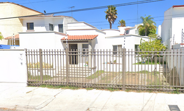 Increíble Casa en Villas del Mesón, Juriquilla, Querétaro. Inversión de Remate Bancario.