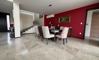CASA EN RENTA EN CUMBRES DEL CAMPESTRE, 4 Recamaras con Baño, Alberca y Salón de Eventos