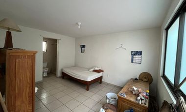 CASA EN RENTA EN CUMBRES DEL CAMPESTRE, 4 Recamaras con Baño, Alberca y Salón de Eventos