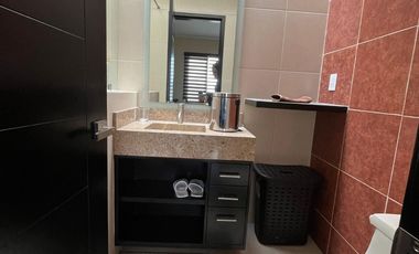 CASA EN RENTA EN CUMBRES DEL CAMPESTRE, 4 Recamaras con Baño, Alberca y Salón de Eventos
