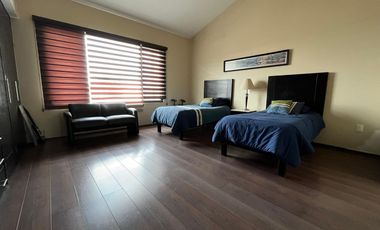 CASA EN RENTA EN CUMBRES DEL CAMPESTRE, 4 Recamaras con Baño, Alberca y Salón de Eventos