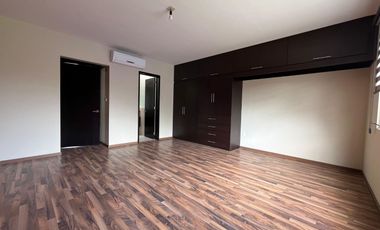 CASA EN RENTA EN CUMBRES DEL CAMPESTRE, 4 Recamaras con Baño, Alberca y Salón de Eventos