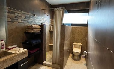 CASA EN RENTA EN CUMBRES DEL CAMPESTRE, 4 Recamaras con Baño, Alberca y Salón de Eventos
