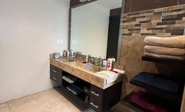 CASA EN RENTA EN CUMBRES DEL CAMPESTRE, 4 Recamaras con Baño, Alberca y Salón de Eventos