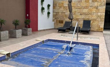 CASA EN RENTA EN CUMBRES DEL CAMPESTRE, 4 Recamaras con Baño, Alberca y Salón de Eventos