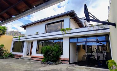 Venta de casa Sector Valle de los Chillos Urbanización La Armenia II