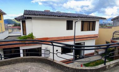 Venta de casa Sector Valle de los Chillos Urbanización La Armenia II