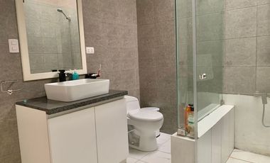 AMPLIA CASA CON PISCINA CERCA AL MAR 🏡💚