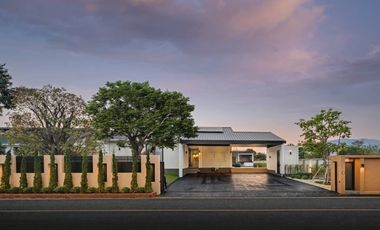 Luxury Pool Villa Modern tropical style Pa Daet Subdistrict. Chiang Mai  New style house, vacation home