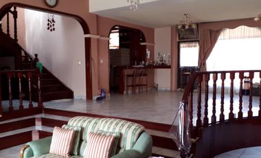 Residencia 2 Pisos, 4 Recámaras, 2.5 Baños, Amplio Jardín Trasero, Ojo de Agua, Edo. Mex.