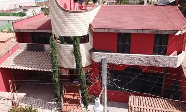 Residencia 2 Pisos, 4 Recámaras, 2.5 Baños, Amplio Jardín Trasero, Ojo de Agua, Edo. Mex.