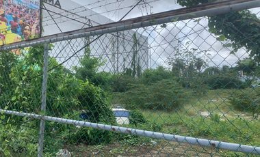 Terreno en renta Av. Kabáh de Cancún junto a Plaza Canaima: Ubicación estratégica para tu negocio