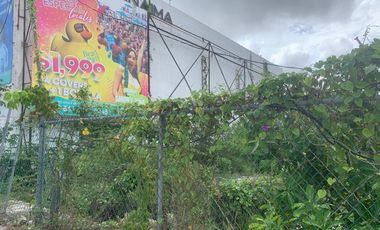 Terreno en renta Av. Kabáh de Cancún junto a Plaza Canaima: Ubicación estratégica para tu negocio