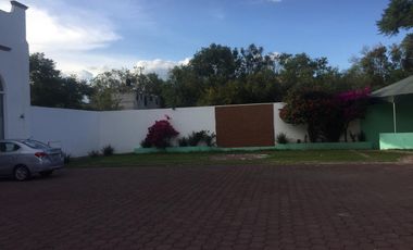 Excelente propiedad sobre av principal
