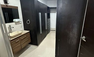 CASA EN RENTA CON ALBERCA, RESIDENCIAL LAS PALMAS
