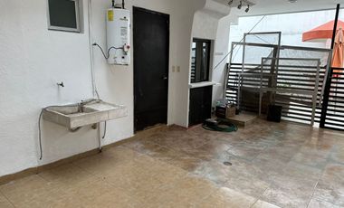 CASA EN RENTA CON ALBERCA, RESIDENCIAL LAS PALMAS