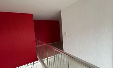 CASA EN RENTA CON ALBERCA, RESIDENCIAL LAS PALMAS