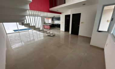 CASA EN RENTA CON ALBERCA, RESIDENCIAL LAS PALMAS