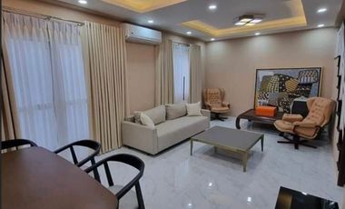 FOR SALE ROBINSON CIRCLE VILLAGE TOWNHOUSE PASIG