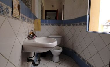 ALQUILO LOCAL DE 4 PISOS FRENTE A LA PLAZA DE ARMAS - EXCELENTE UBICACION EN ESQUINA- JIRON CALLAO