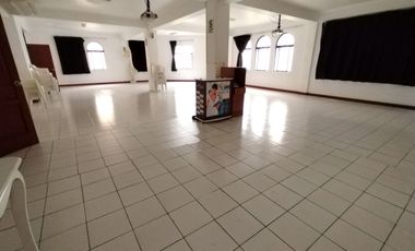 ALQUILO LOCAL DE 4 PISOS FRENTE A LA PLAZA DE ARMAS - EXCELENTE UBICACION EN ESQUINA- JIRON CALLAO